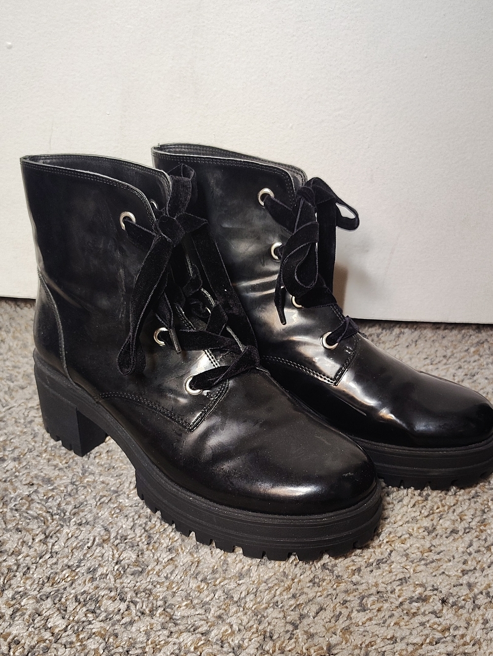 Forever 21 Black Lace-Up Lug Heel Ankle Boots Size 10